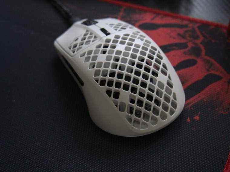 Test de la souris sans fil SteelSeries 2022 Aerox 3: Capable, confortable, coûteux