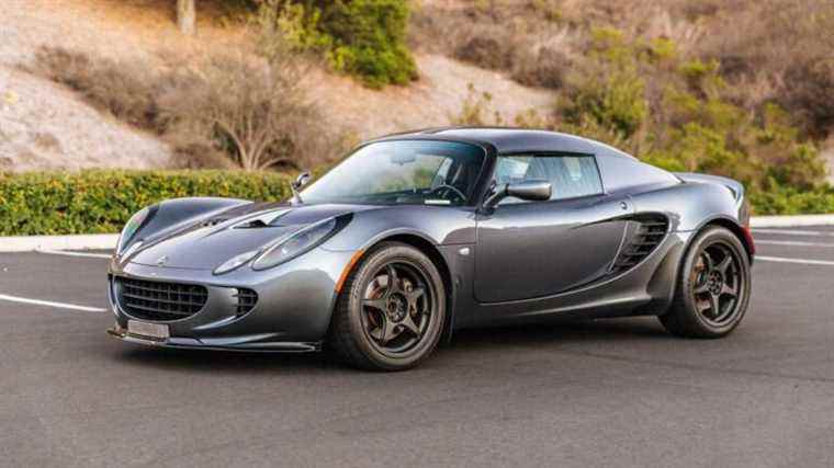 À 49 999 $, cette Lotus Elise 2005 à faible kilométrage pourrait-elle faire votre liste de souhaits pour les vacances?