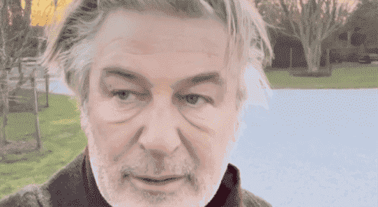 Alec Baldwin remercie ses supporters pour leurs "meilleurs voeux" dans une nouvelle vidéo