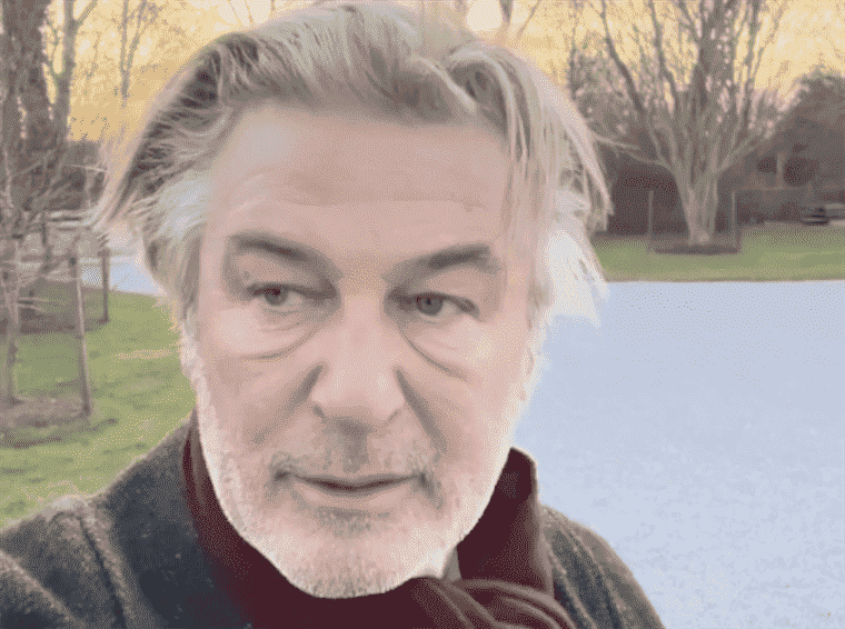 Alec Baldwin remercie ses supporters pour leurs "meilleurs voeux" dans une nouvelle vidéo
