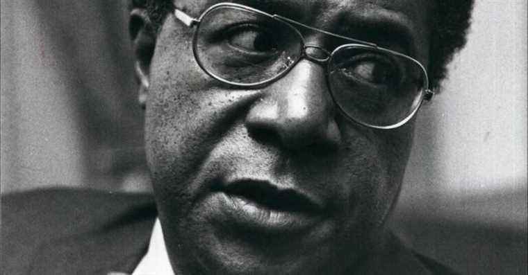 Alex Haley a enseigné la race à l’Amérique et à un jeune homme comment écrire