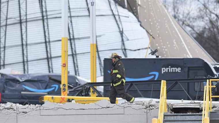 Amazon dit au conducteur de rester dans sa camionnette pendant la tornade ou de perdre son emploi