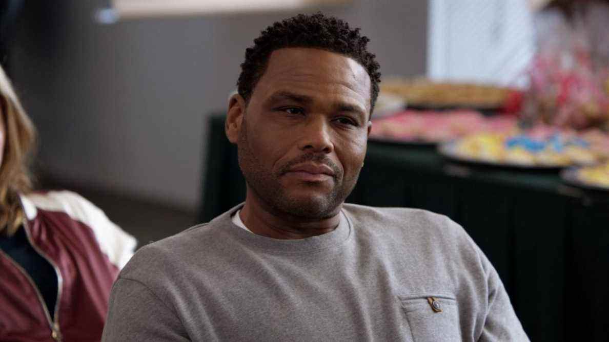 Anthony Anderson parle de revenir à la loi et à l'ordre et de s'éloigner de la comédie après l'annulation de Black-ish
