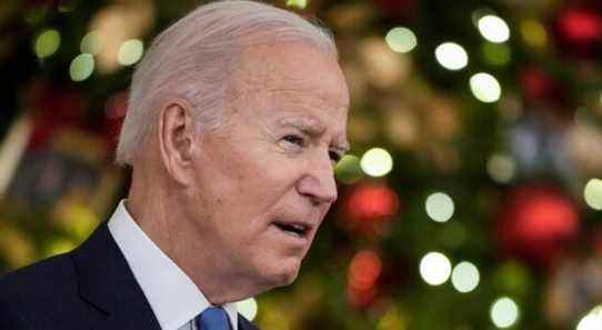 Biden promet 500 millions de tests COVID-19 gratuits pour contrer Omicron