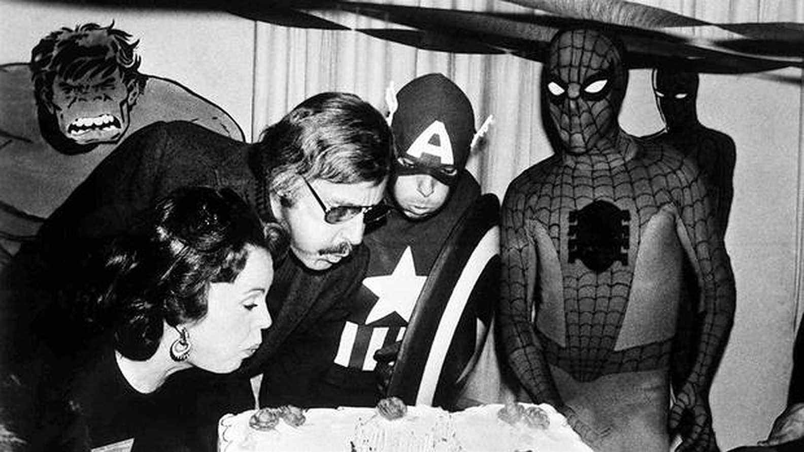 Bits de super-héros : l'anniversaire de Stan Lee, les détails de l'intrigue de Batman et plus
