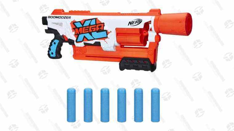 Ce Nerf Blaster contenant les plus grandes fléchettes Mega jamais vues ne coûte que 19 $