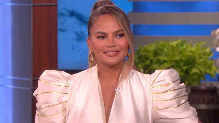 Chrissy Teigen a partagé une photo de l'heure du bain avec ses enfants, et bien sûr les gens ont pensé
