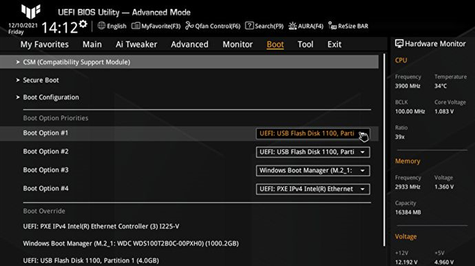 Une capture d'écran du BIOS montrant l'ordre de priorité de démarrage en cours de modification.