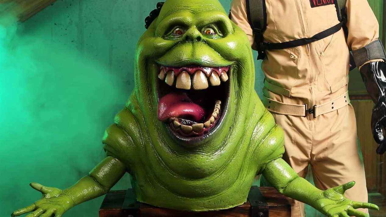 Complétez votre collection Ghostbusters avec l'accessoire Slimer grandeur nature
