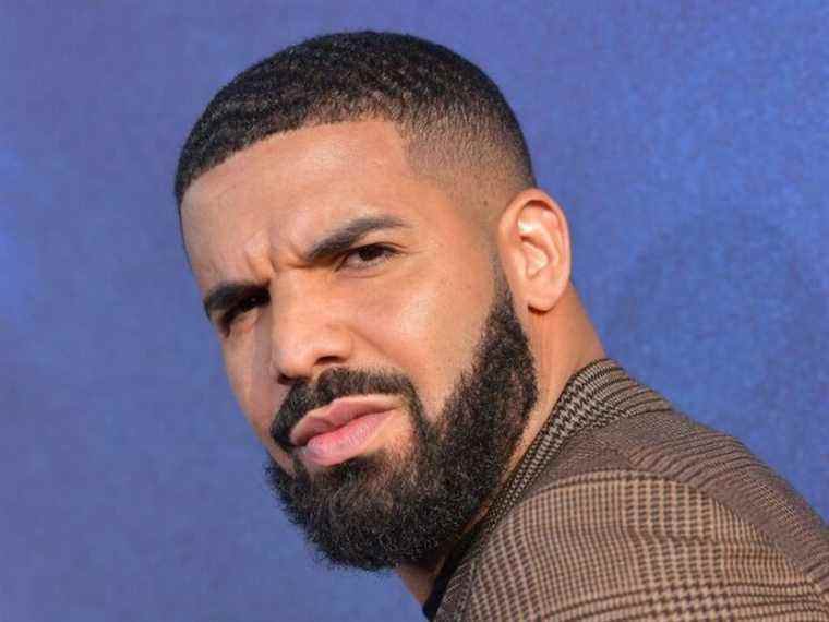 Drake se retire de la course aux Grammy Awards