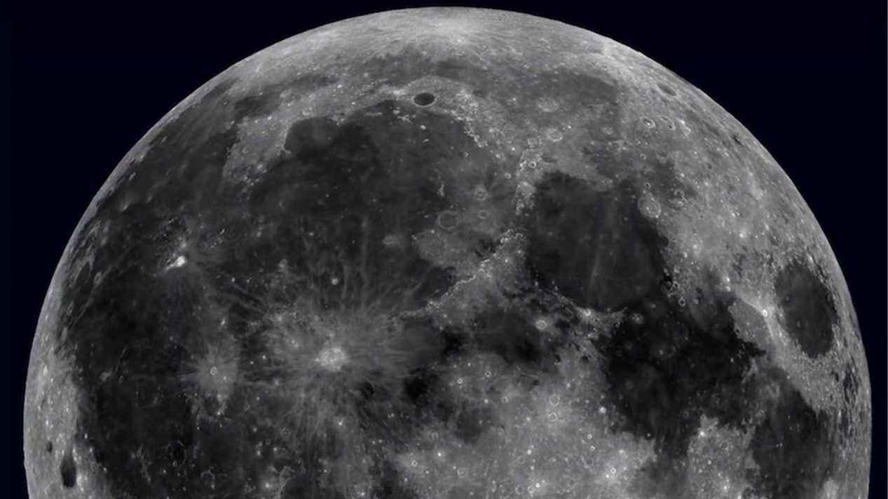 Il y a un cube étrange sur la lune
