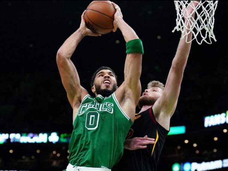 Jayson Tatum des Celtics rejoint sept coéquipiers dans les protocoles COVID