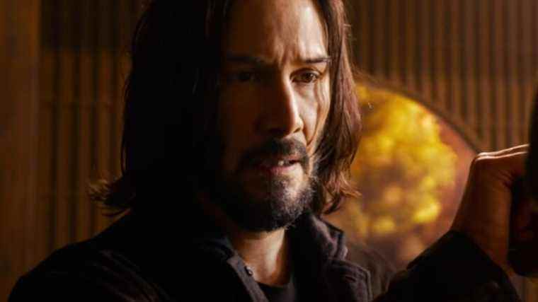 Keanu Reeves révèle joyeusement la cascade "la plus folle" qu'il a dû faire pour Matrix Resurrections
