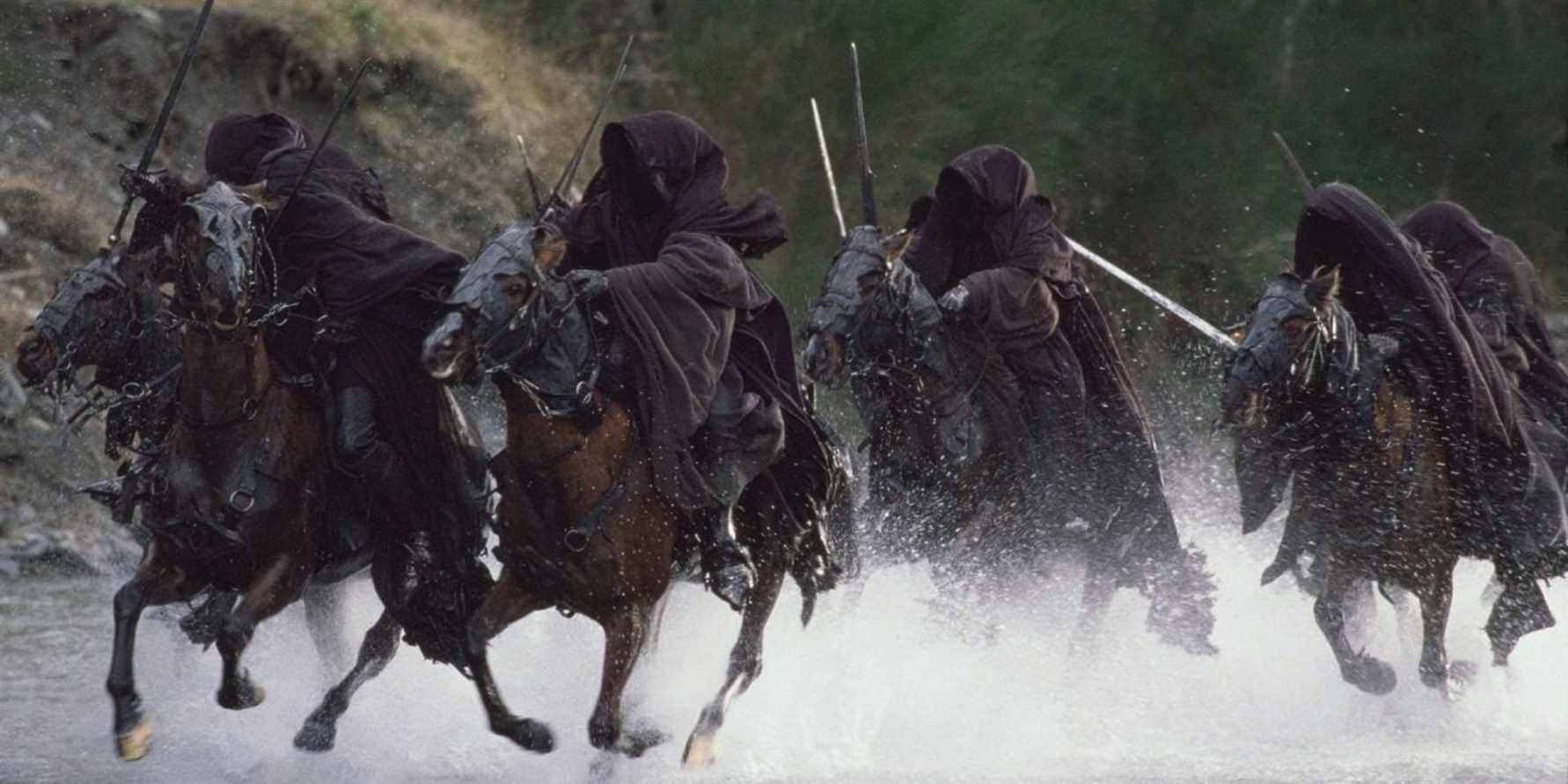 LOTR : Qu'est-il arrivé aux chevaux noirs lors de la victoire au gué de Bruinen ?
