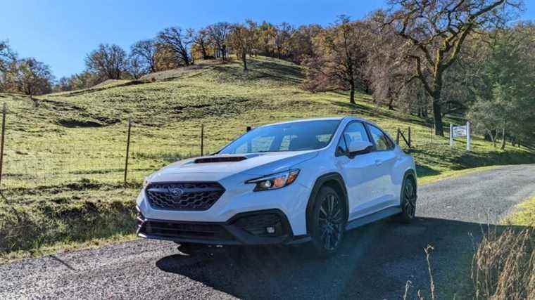 La Subaru WRX 2022 a trop grandi pour son propre bien