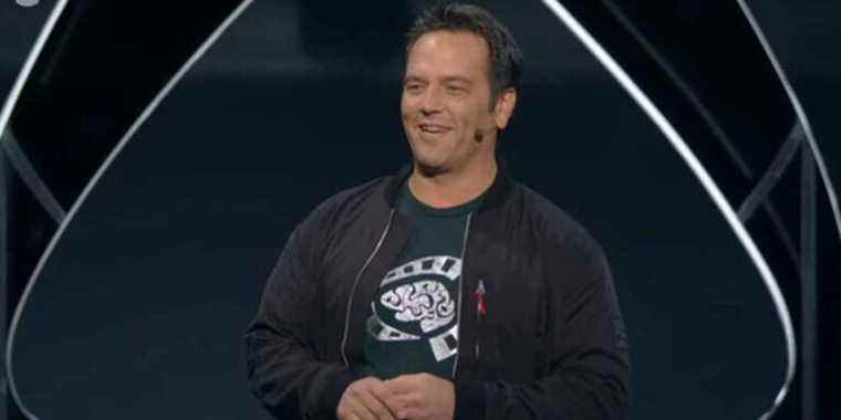 Le directeur de Xbox Phil Spencer a un snowboard sur le thème de la Xbox
