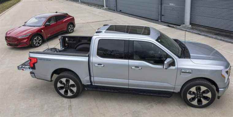 Le pick-up F-150 Lightning EV de Ford est également un chargeur mobile