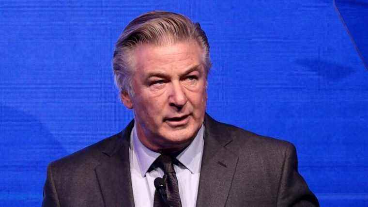 Le téléphone d’Alec Baldwin sera remis à la police dans le cadre de l’enquête sur Rust