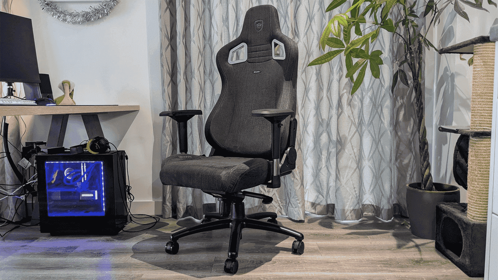     Les Noblechairs Epic TX me font moins détester les chaises de jeu

