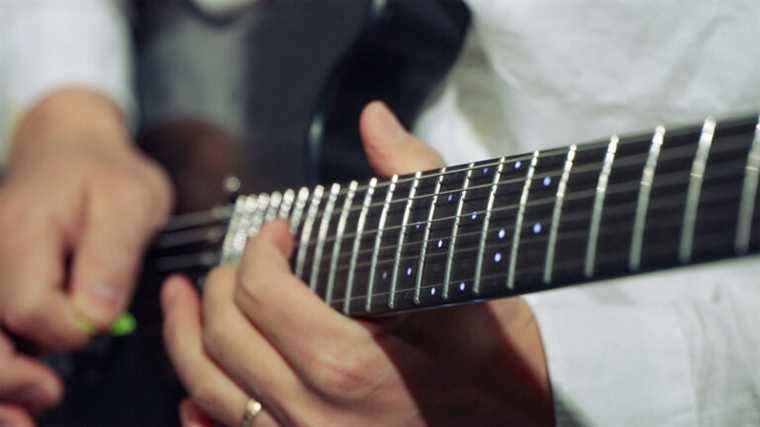 Les derniers projets C-Lab de Samsung incluent une guitare intelligente avec des guides LED