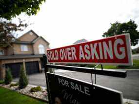 Les prix des maisons au Canada ont grimpé de 31,6 % en glissement annuel en mars pour atteindre un niveau record avant de fléchir un peu au cours de l'été.  Les prix accélèrent à nouveau.