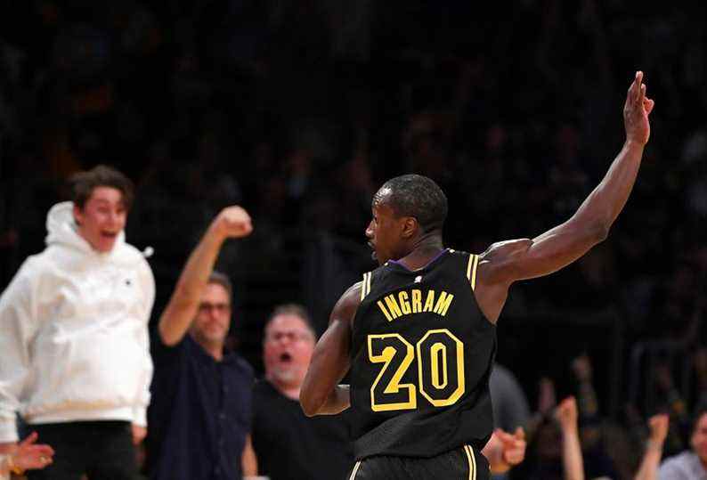 L'ex-Laker de Los Angeles Andre Ingram remporte le gros lot dans l'apparition de 