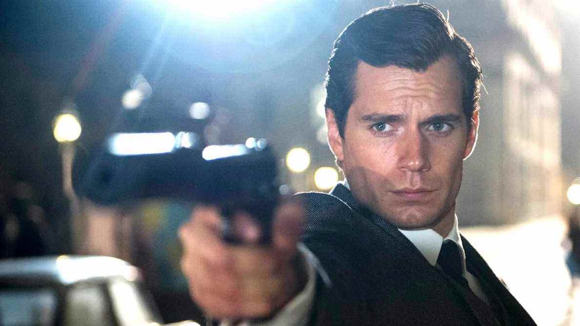 Matthew Vaughn dit qu'Henry Cavill est né pour jouer James Bond
