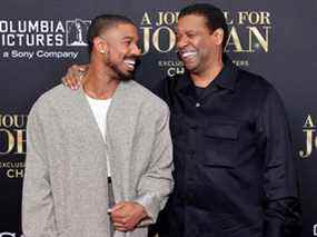 Michael B. Jordan (à gauche) et Denzel Washington lors de la première de A Journal for Jordan.