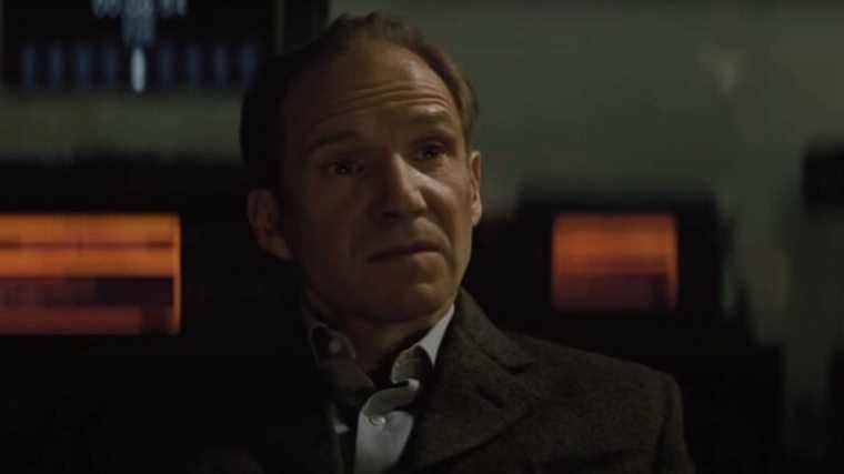 Ralph Fiennes de Spectre révèle la torsion massive contre laquelle il s'est battu pour son personnage de James Bond
