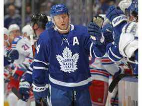 Morgan Rielly des Maple Leafs de Toronto célèbre un but contre les Rangers de New York lors d'un match de la LNH au Scotiabank Arena le 18 novembre 2021 à Toronto, Ontario, Canada.