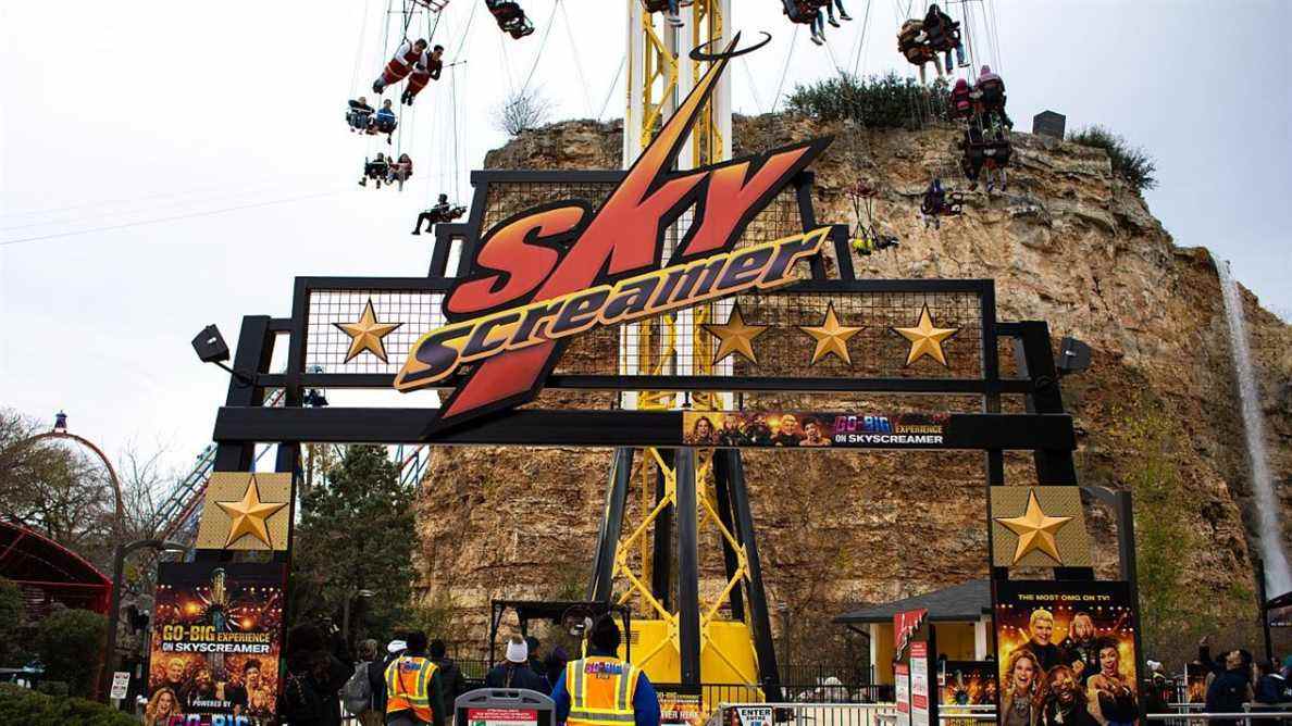 Six Flags rend temporairement l'un de ses manèges plus effrayant et plus intense
