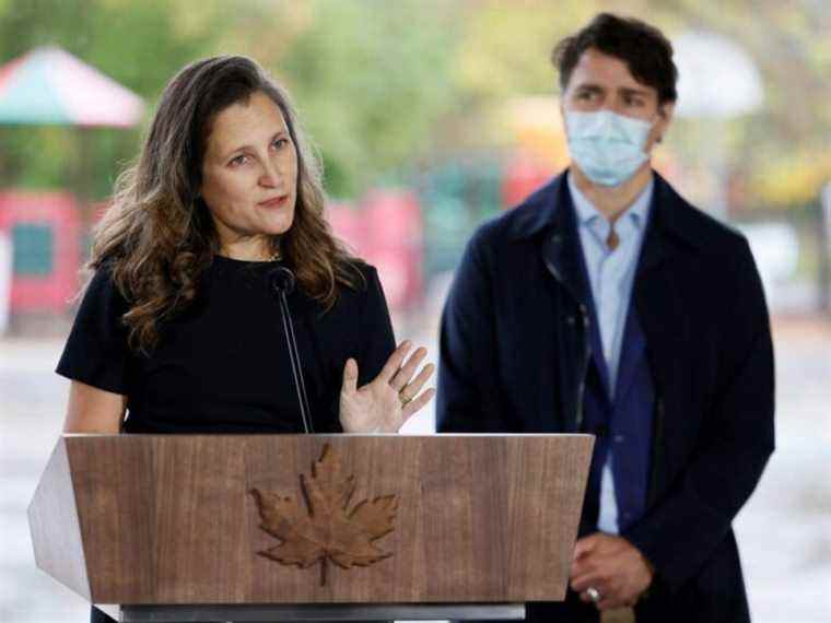 Trudeau et Freeland repoussent Biden lors des rassemblements de vacances COVID-19