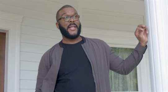 Tyler Perry partage le piège de la soif de 2021 tout en fixant des objectifs pour 2022 et en criant Will Smith