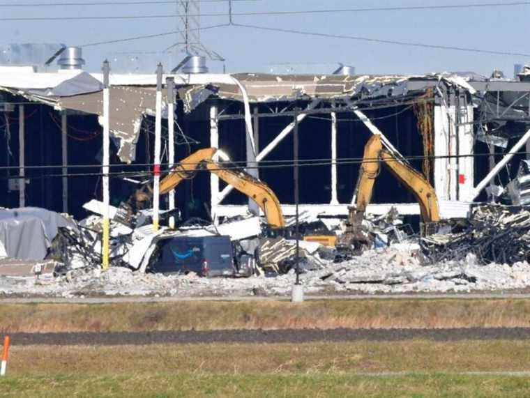 Un conducteur d’Amazon est décédé dans une salle de bain à l’abri d’une tornade avec des collègues