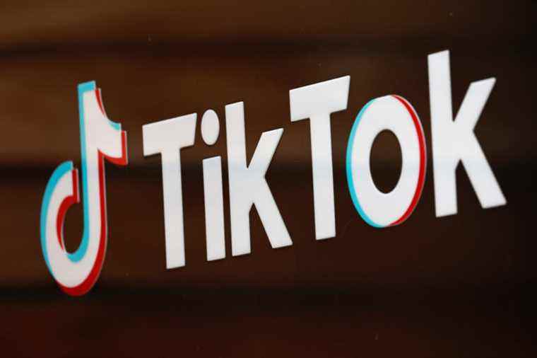 Un modérateur de TikTok poursuit pour un traumatisme mental causé par des vidéos graphiques