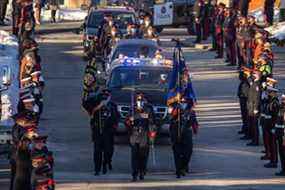 Cortège funèbre pour le Sgt.  Andrew Harnett au quartier général du service de police de Calgary le 9 janvier 2021.