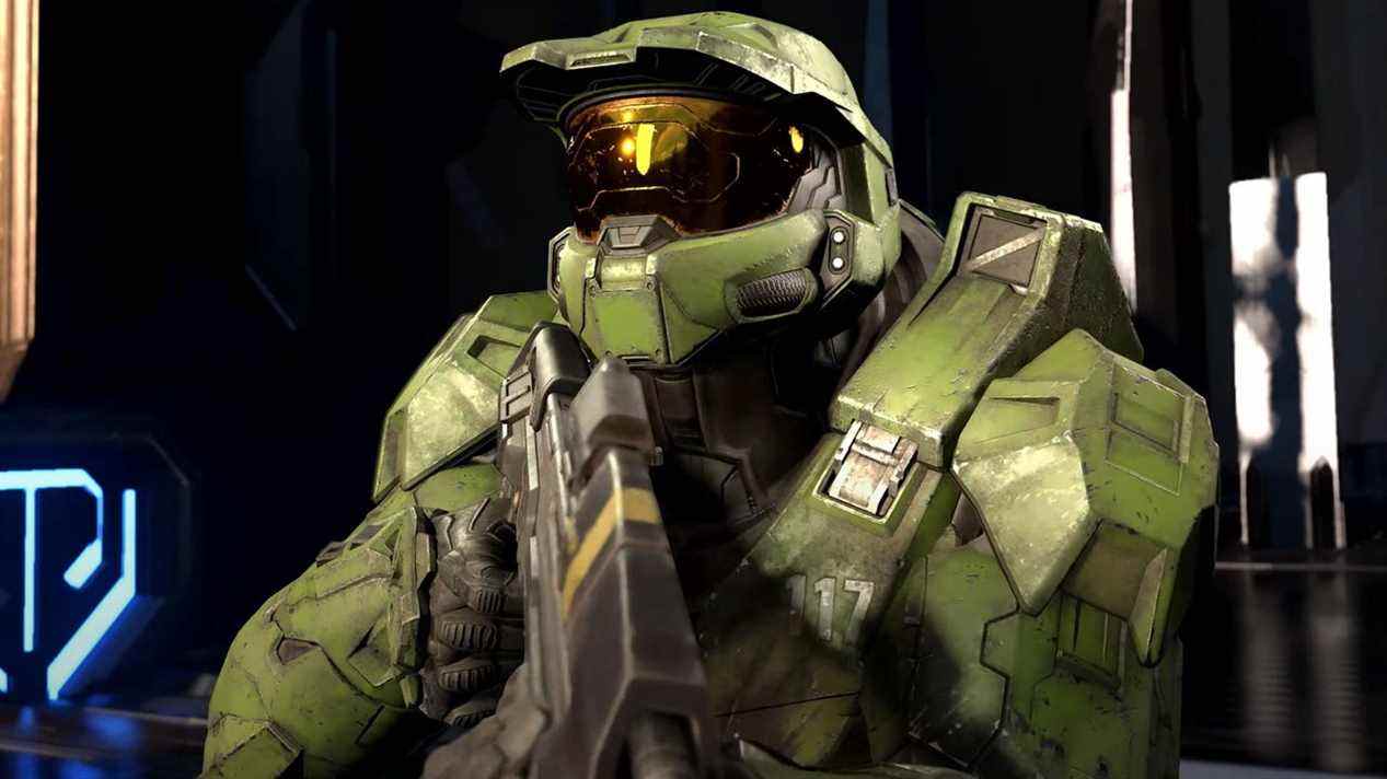 Une nouvelle image de Master Chief dans la série télévisée Halo montre une armure fidèle au jeu
