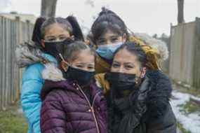 Brittany Abrego avec ses filles le mercredi 22 décembre 2021.