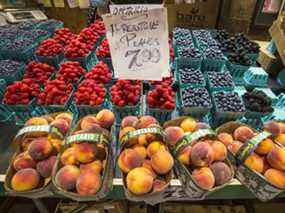 Les produits chez Ponesse Foods au St. Lawrence Market à Toronto le 15 septembre 2021.