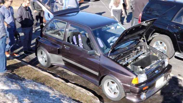 1 sur 7 Ford Festiva Shogun Hot Hatch incendié dans le Colorado Wildfire