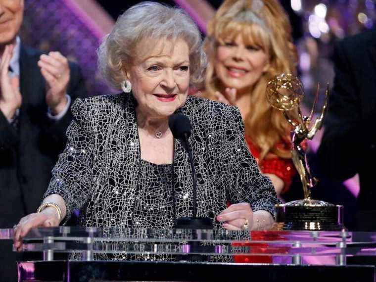 Betty White, actrice active dans ses 90 ans, décède juste avant son 100e anniversaire