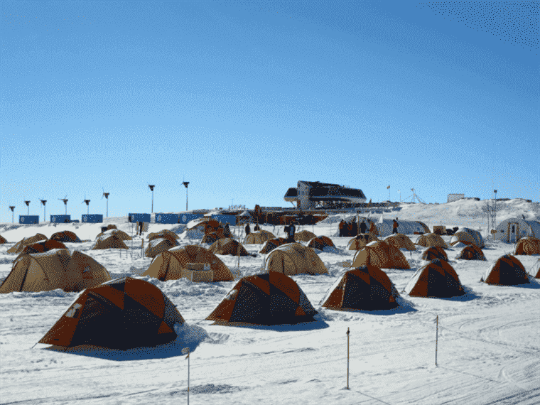 Épidémie de COVID à la station antarctique parmi des chercheurs entièrement vaccinés comme un film d’horreur