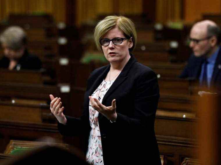 Les libéraux envisagent d’assouplir l’accès aux congés de maternité et parentaux dans le cadre de l’examen de l’assurance-emploi, selon le ministre