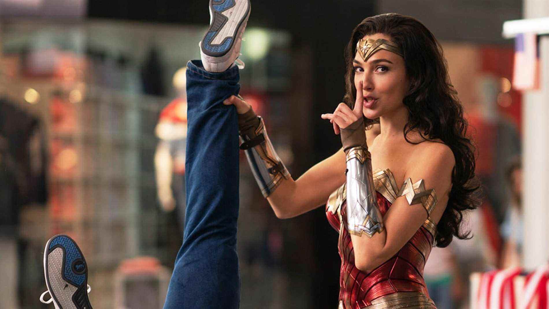 Gal Gadot alimente les rumeurs de camée éclair avec le message de célébration du nouvel an
