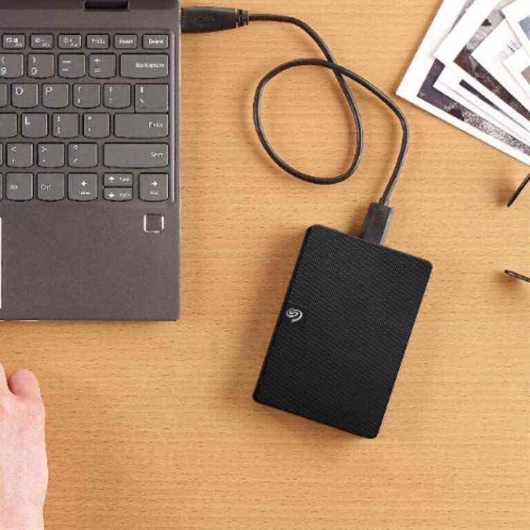 Emportez vos fichiers avec vous en utilisant le lecteur portable de 5 To de Seagate en vente pour 90 $