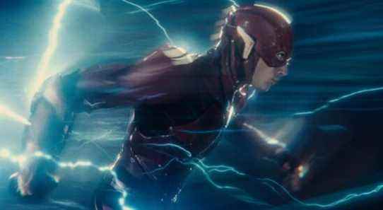 Ezra Miller démystifie la rumeur selon laquelle le flash effacera SnyderVerse de Canon