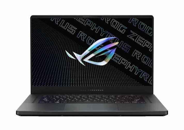 Le ROG Zephyrus G15 avec le couvercle ouvert.