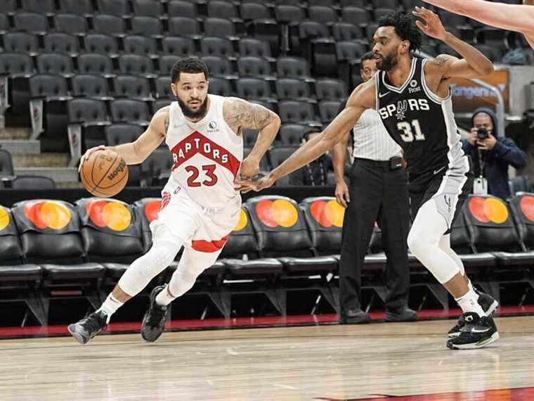 Les Raptors de Toronto de retour à .500 avec Steady Freddie brûlant