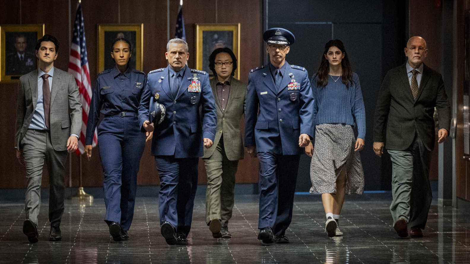 Les images de la saison 2 de Space Force montrent le retour de la comédie Netflix de Steve Carell
