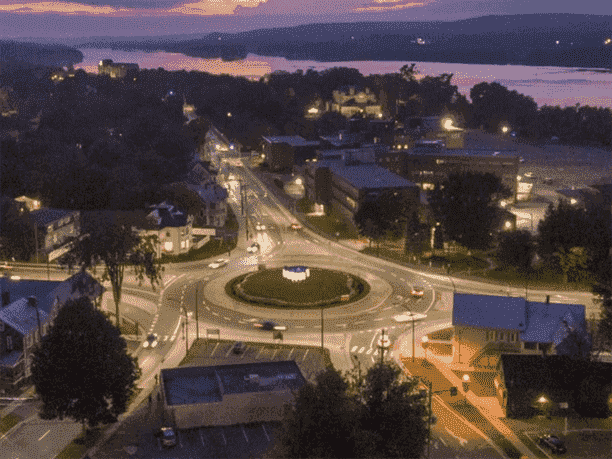 Le rond-point de Fredericton remporte la plus haute distinction internationale — grâce à sa sculpture